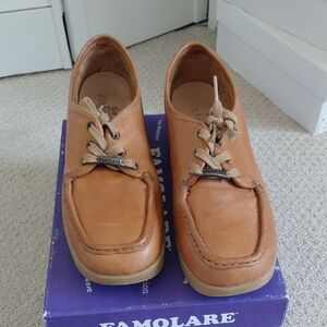 Famolare Women's Tan Platform Lace-Up Shoes